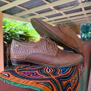 Women Velez‎ Brown Leather Woven Oxford Shoes